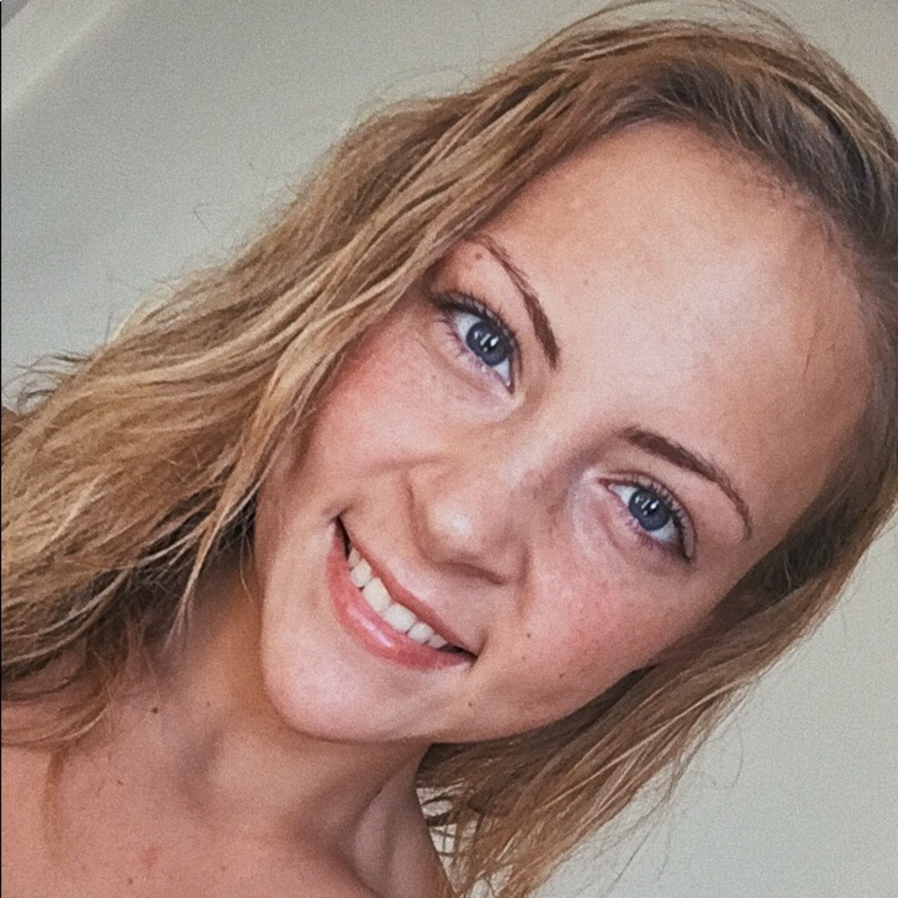 Meet your Posher, Alyssa